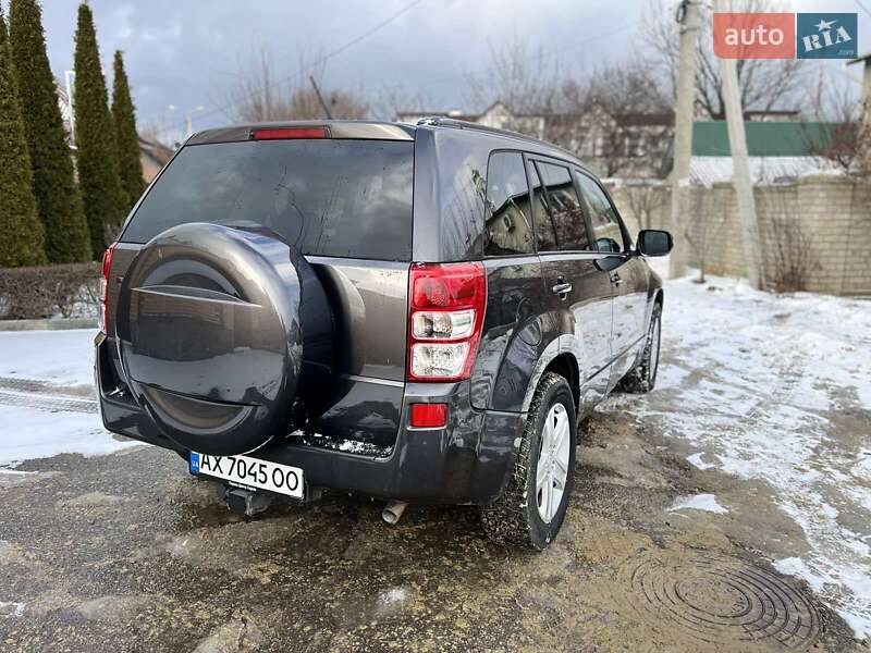Фото Suzuki Grand Vitara з оголошення AUTO.RIA