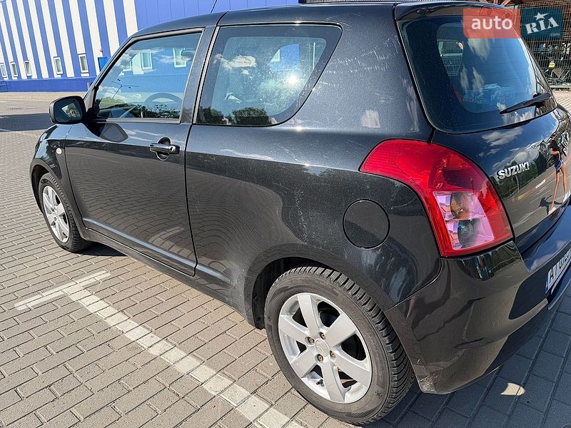 Фото Suzuki Swift з оголошення AUTO.RIA