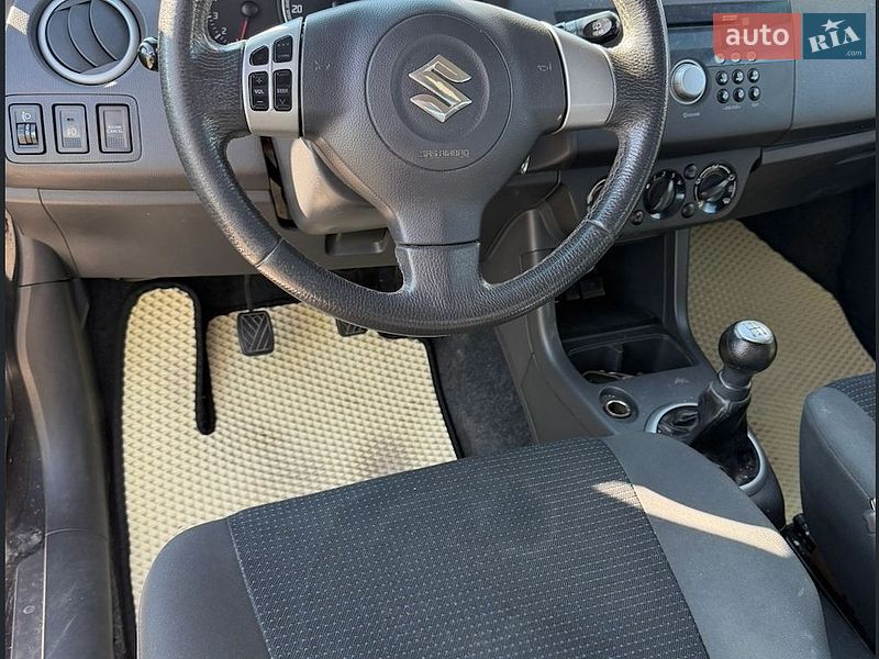 Фото Suzuki Swift з оголошення AUTO.RIA