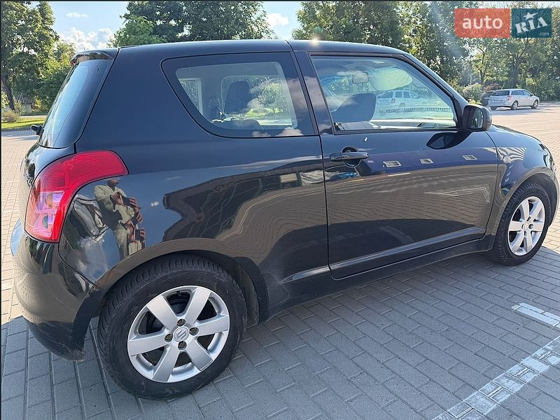 Фото Suzuki Swift з оголошення AUTO.RIA