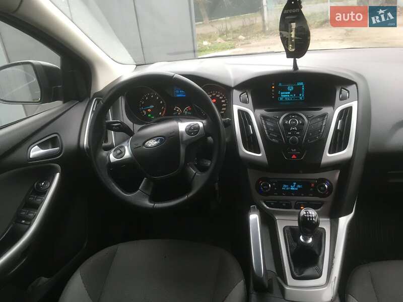 Фото Ford Focus з оголошення AUTO.RIA