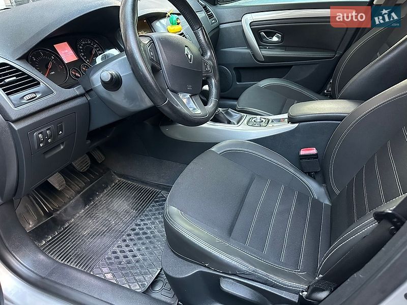 Фото Renault Laguna з оголошення AUTO.RIA
