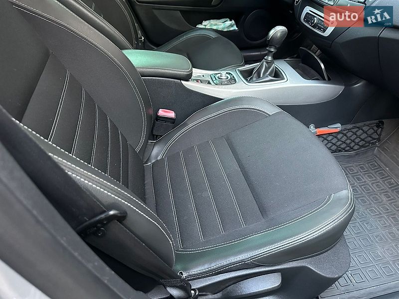 Фото Renault Laguna з оголошення AUTO.RIA