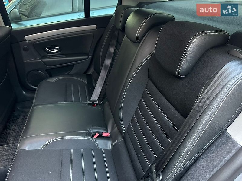Фото Renault Laguna з оголошення AUTO.RIA