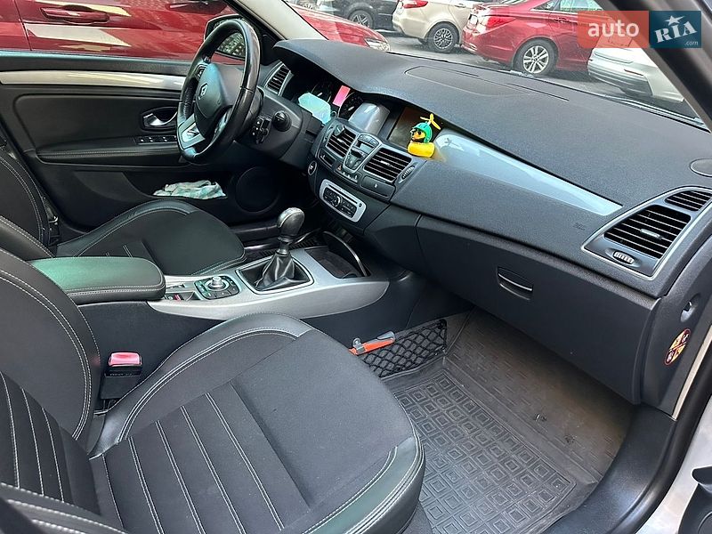 Фото Renault Laguna з оголошення AUTO.RIA