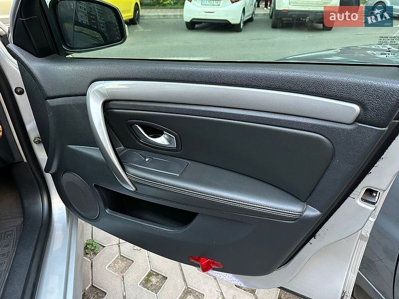 Фото Renault Laguna з оголошення AUTO.RIA