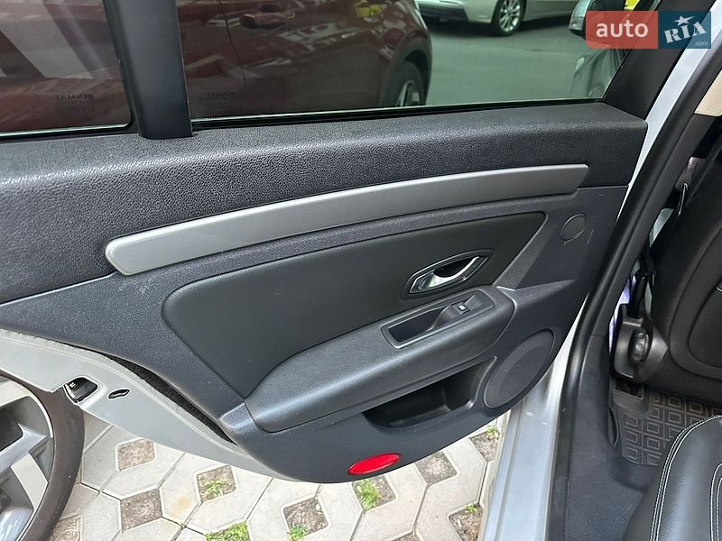 Фото Renault Laguna з оголошення AUTO.RIA