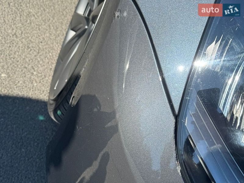 Фото Tesla Model 3 з оголошення AUTO.RIA