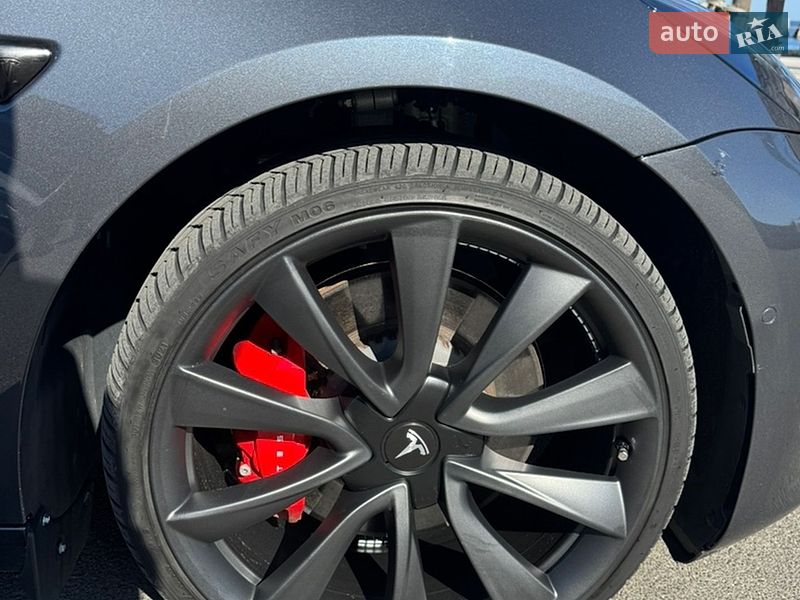Фото Tesla Model 3 з оголошення AUTO.RIA