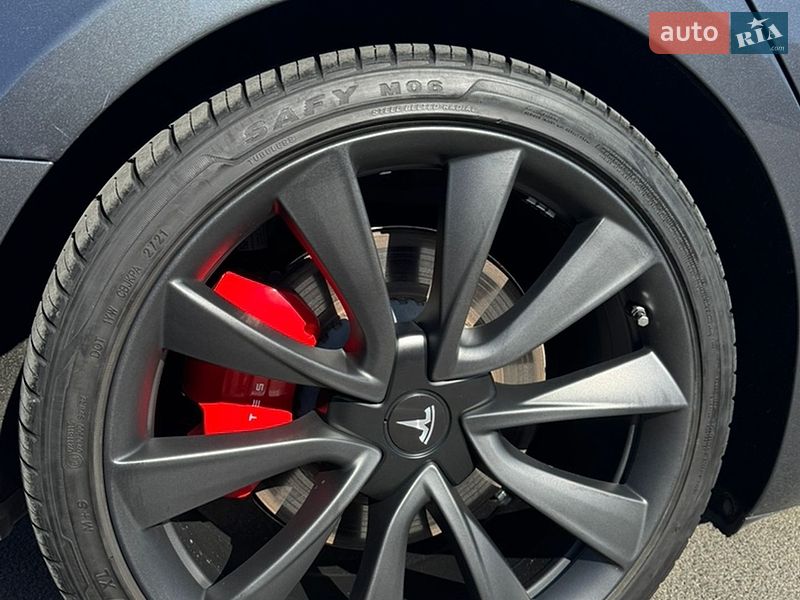 Фото Tesla Model 3 з оголошення AUTO.RIA
