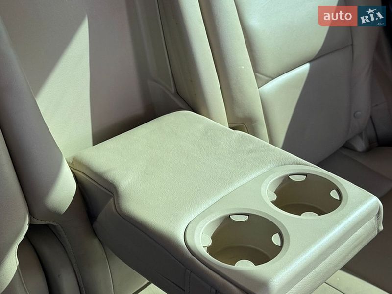 Фото Subaru Tribeca з оголошення AUTO.RIA