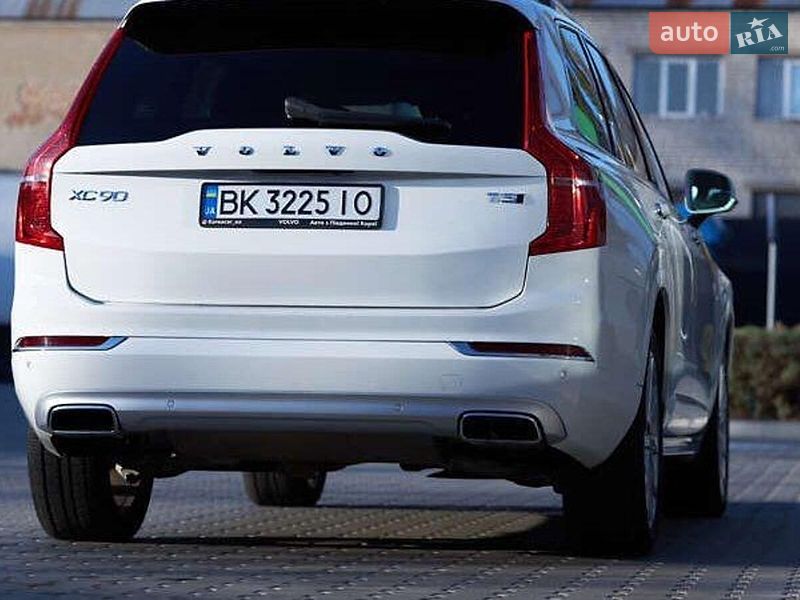 Фото Volvo XC90 з оголошення AUTO.RIA