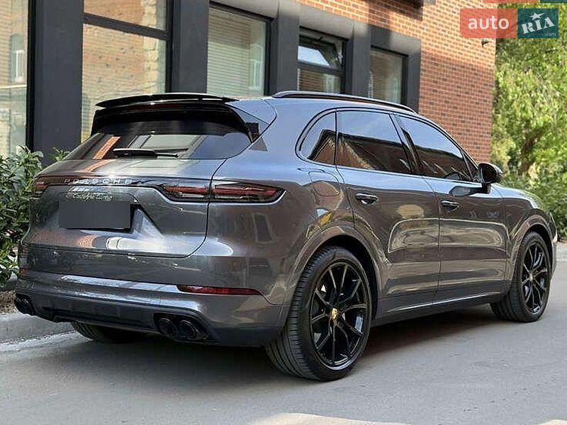 Фото Porsche Cayenne з оголошення AUTO.RIA