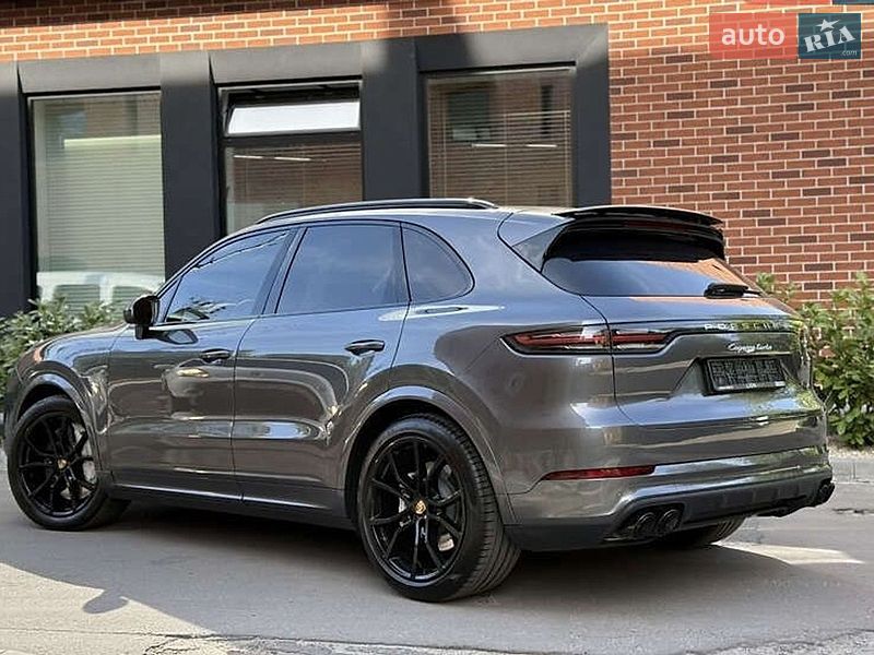 Фото Porsche Cayenne з оголошення AUTO.RIA