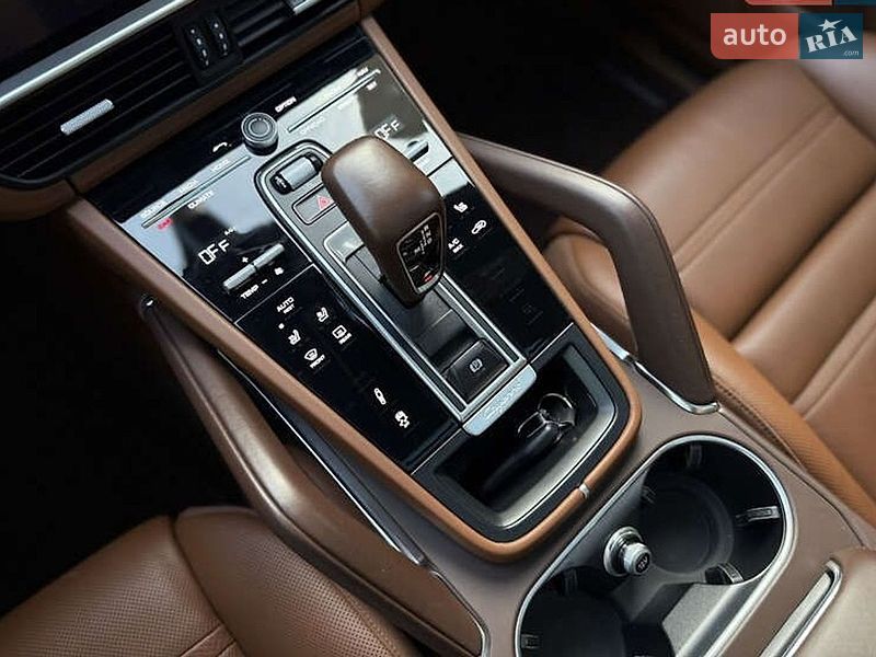 Фото Porsche Cayenne з оголошення AUTO.RIA
