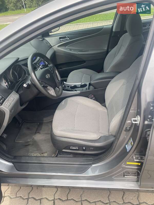 Фото Hyundai Sonata з оголошення AUTO.RIA