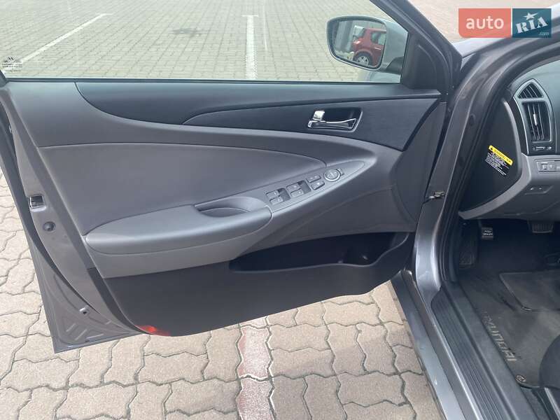 Фото Hyundai Sonata з оголошення AUTO.RIA