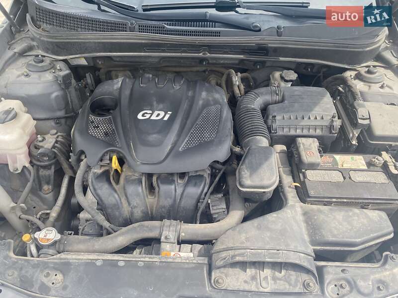 Фото Hyundai Sonata з оголошення AUTO.RIA