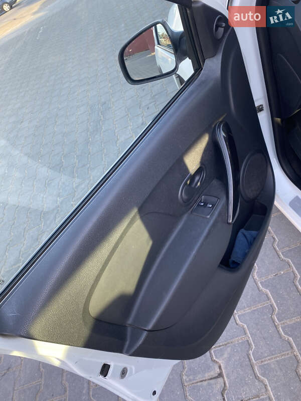 Фото Renault Logan з оголошення AUTO.RIA