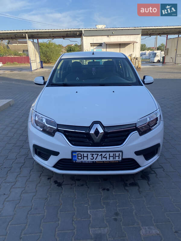 Фото Renault Logan з оголошення AUTO.RIA