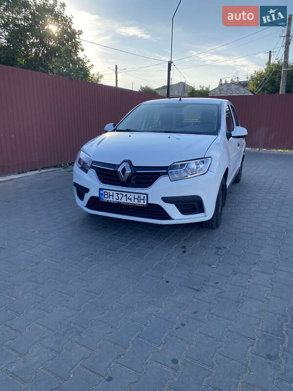 Фото Renault Logan з оголошення AUTO.RIA