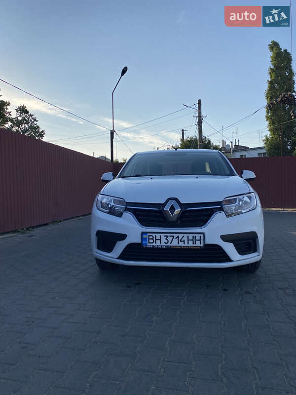 Фото Renault Logan з оголошення AUTO.RIA