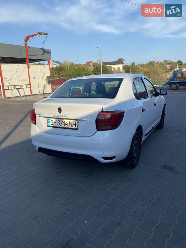 Фото Renault Logan з оголошення AUTO.RIA