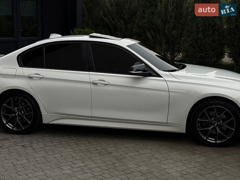 Фото BMW 3 Series з оголошення AUTO.RIA