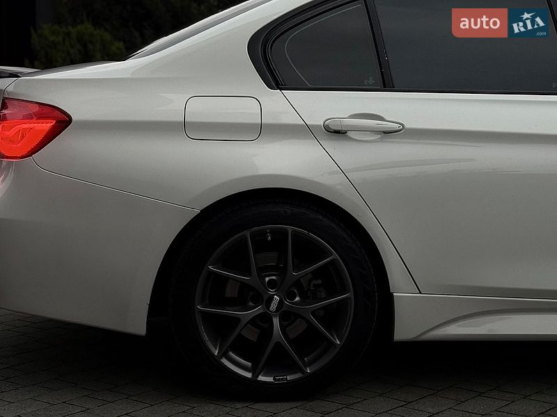 Фото BMW 3 Series з оголошення AUTO.RIA