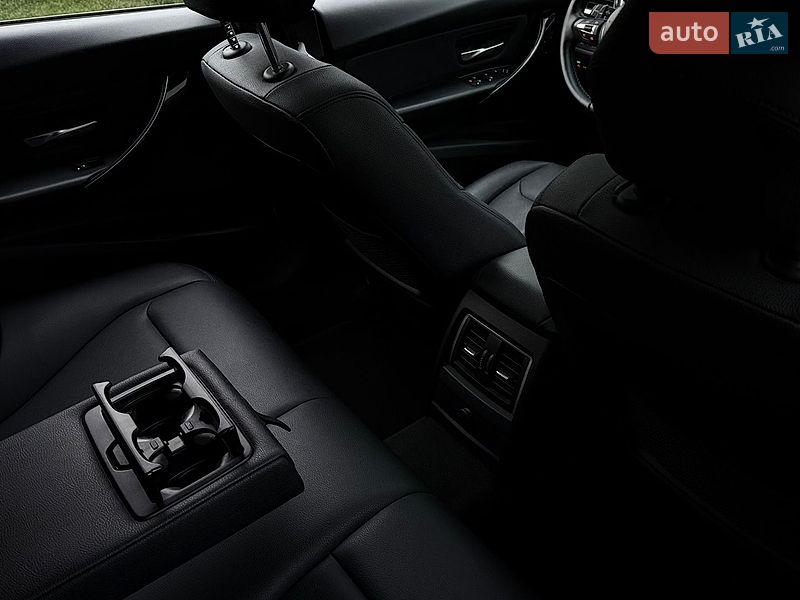 Фото BMW 3 Series з оголошення AUTO.RIA