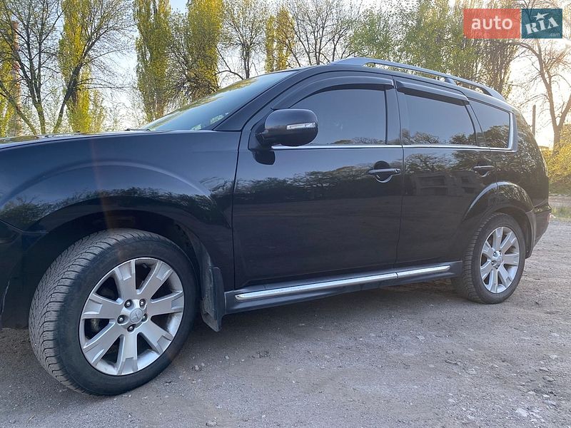 Фото Mitsubishi Outlander XL з оголошення AUTO.RIA