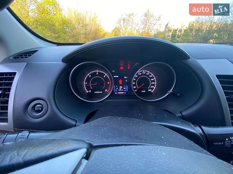 Фото Mitsubishi Outlander XL з оголошення AUTO.RIA
