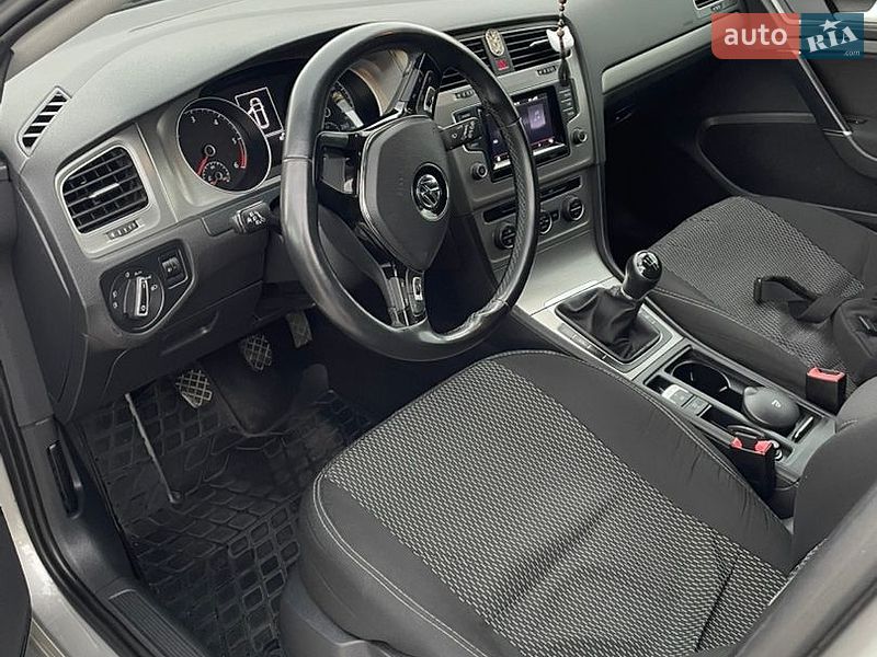 Фото Volkswagen Golf з оголошення AUTO.RIA