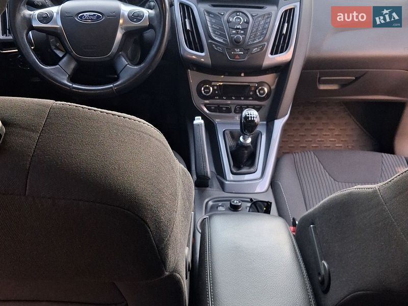 Фото Ford Focus з оголошення AUTO.RIA
