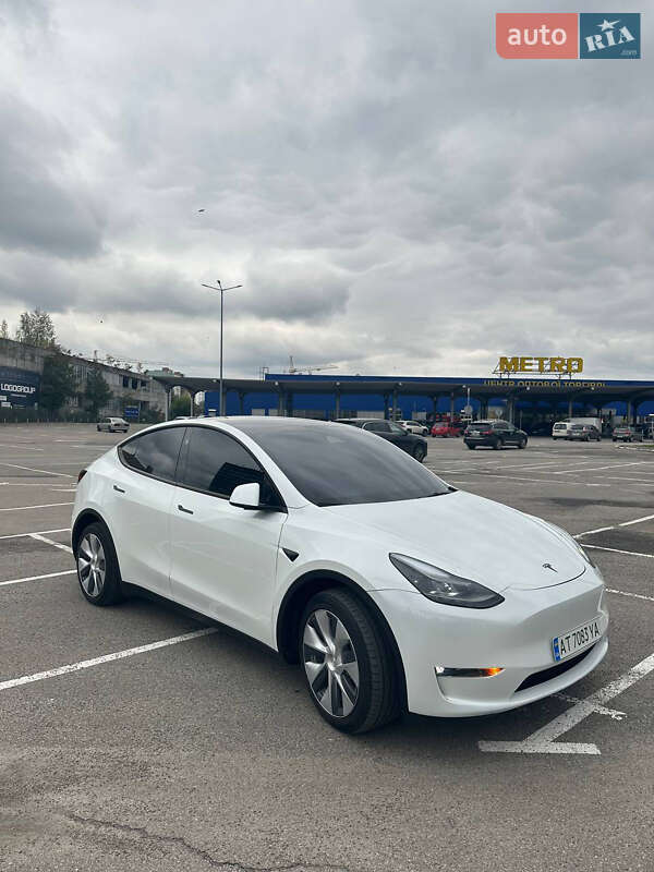 Фото Tesla Model Y з оголошення AUTO.RIA
