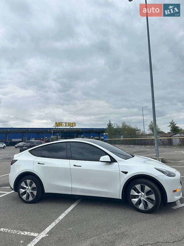 Фото Tesla Model Y з оголошення AUTO.RIA