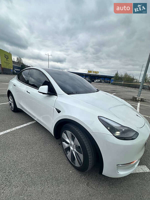 Фото Tesla Model Y з оголошення AUTO.RIA
