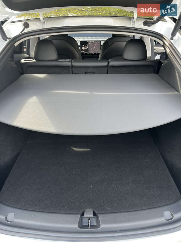 Фото Tesla Model Y з оголошення AUTO.RIA