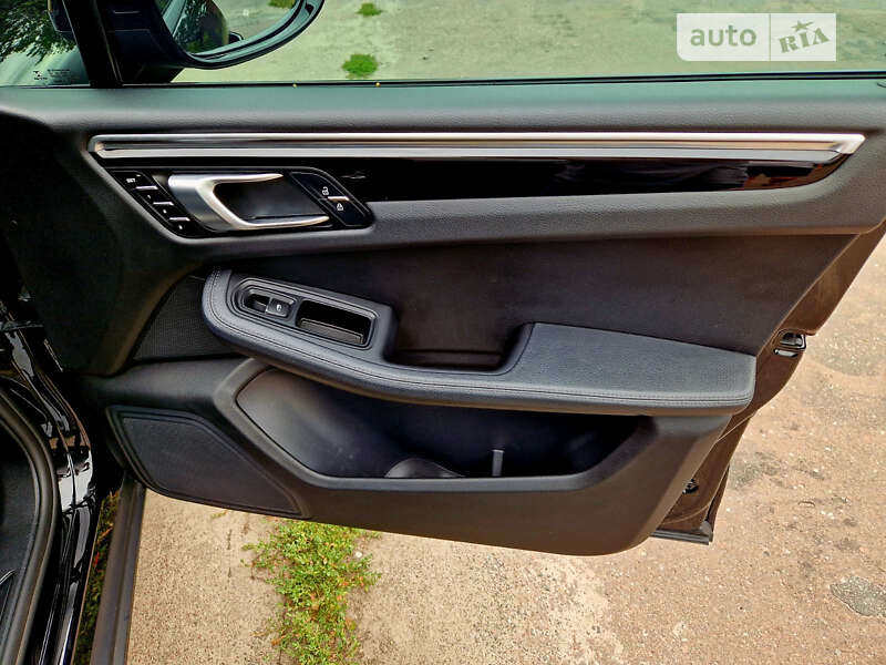 Фото Porsche Macan з оголошення AUTO.RIA