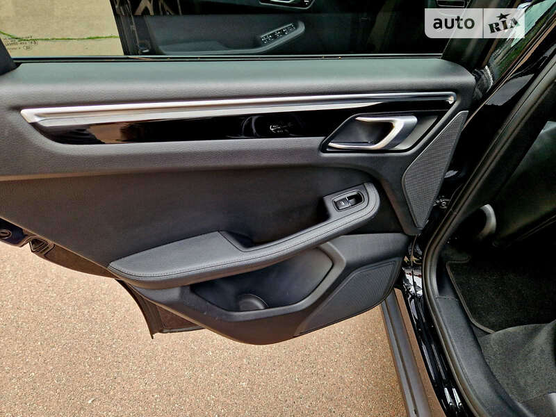 Фото Porsche Macan з оголошення AUTO.RIA