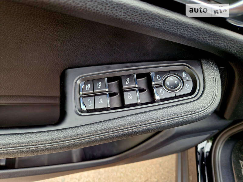 Фото Porsche Macan з оголошення AUTO.RIA