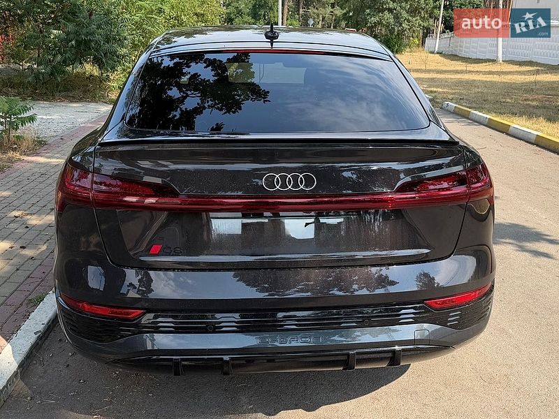 Фото Audi Q8 Sportback e-tron з оголошення AUTO.RIA