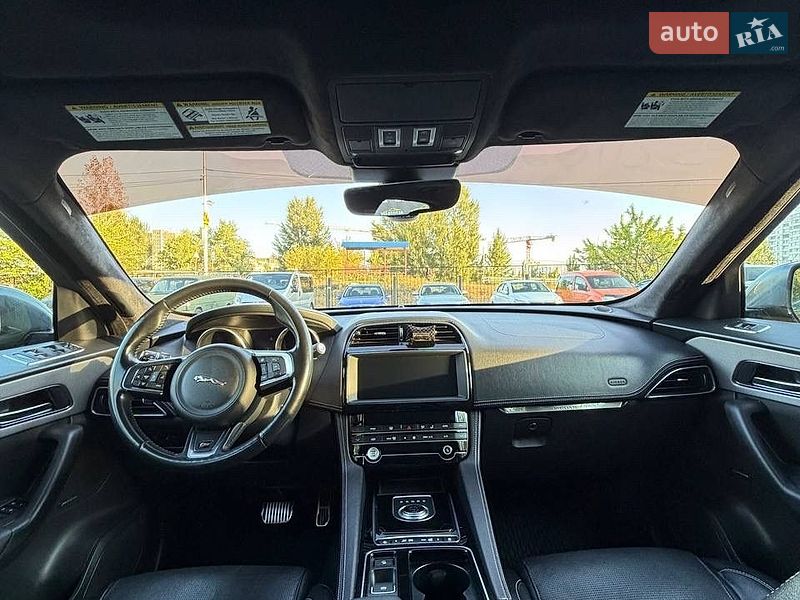 Фото Jaguar F-Pace з оголошення AUTO.RIA