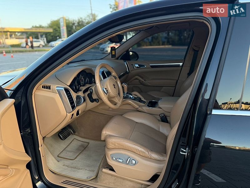 Фото Porsche Cayenne з оголошення AUTO.RIA