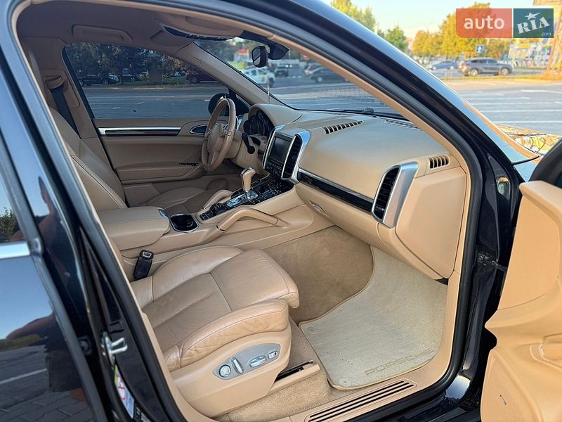 Фото Porsche Cayenne з оголошення AUTO.RIA