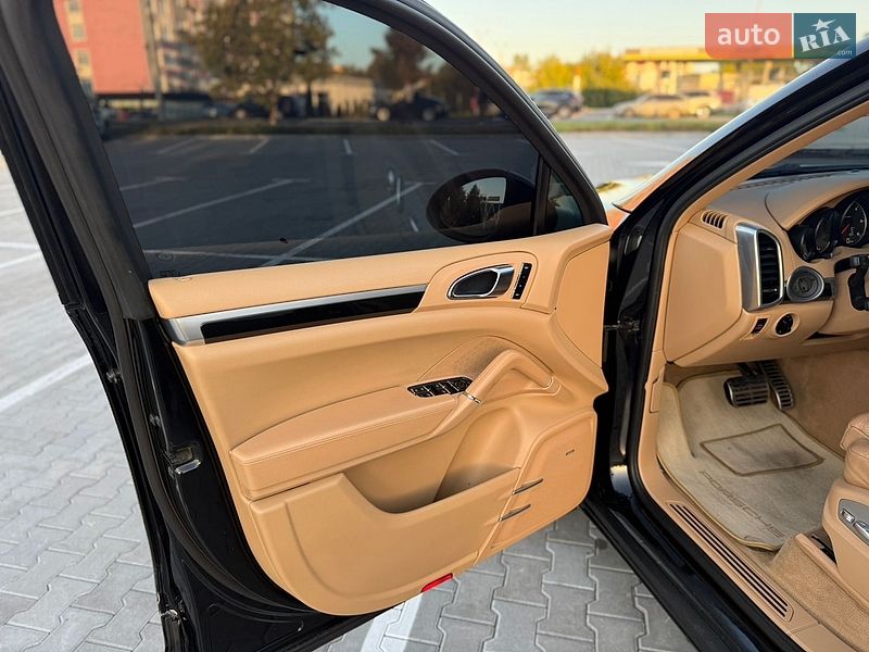 Фото Porsche Cayenne з оголошення AUTO.RIA
