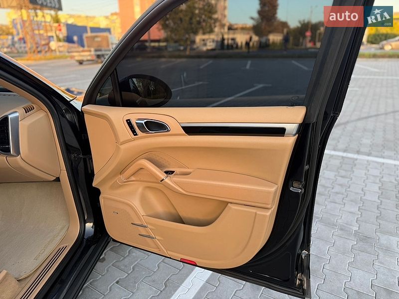 Фото Porsche Cayenne з оголошення AUTO.RIA