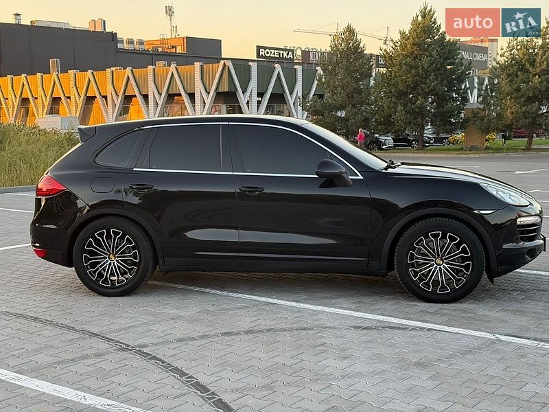 Фото Porsche Cayenne з оголошення AUTO.RIA