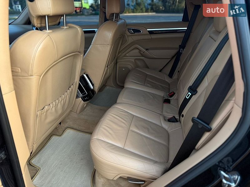 Фото Porsche Cayenne з оголошення AUTO.RIA