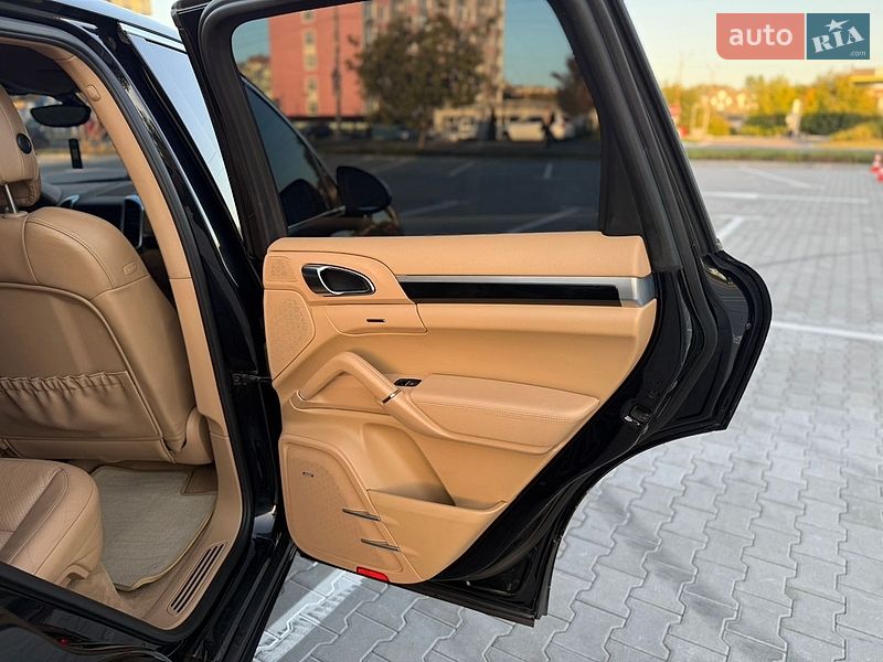 Фото Porsche Cayenne з оголошення AUTO.RIA